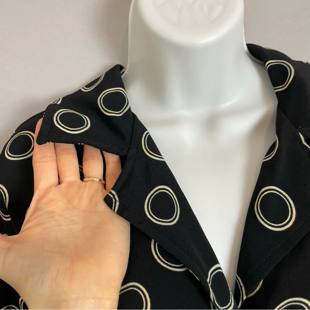 Betsey Johnson Cropped Blouse Black Circle Pattern Tie Front Rayon Size Medium - Picture 5 of 16